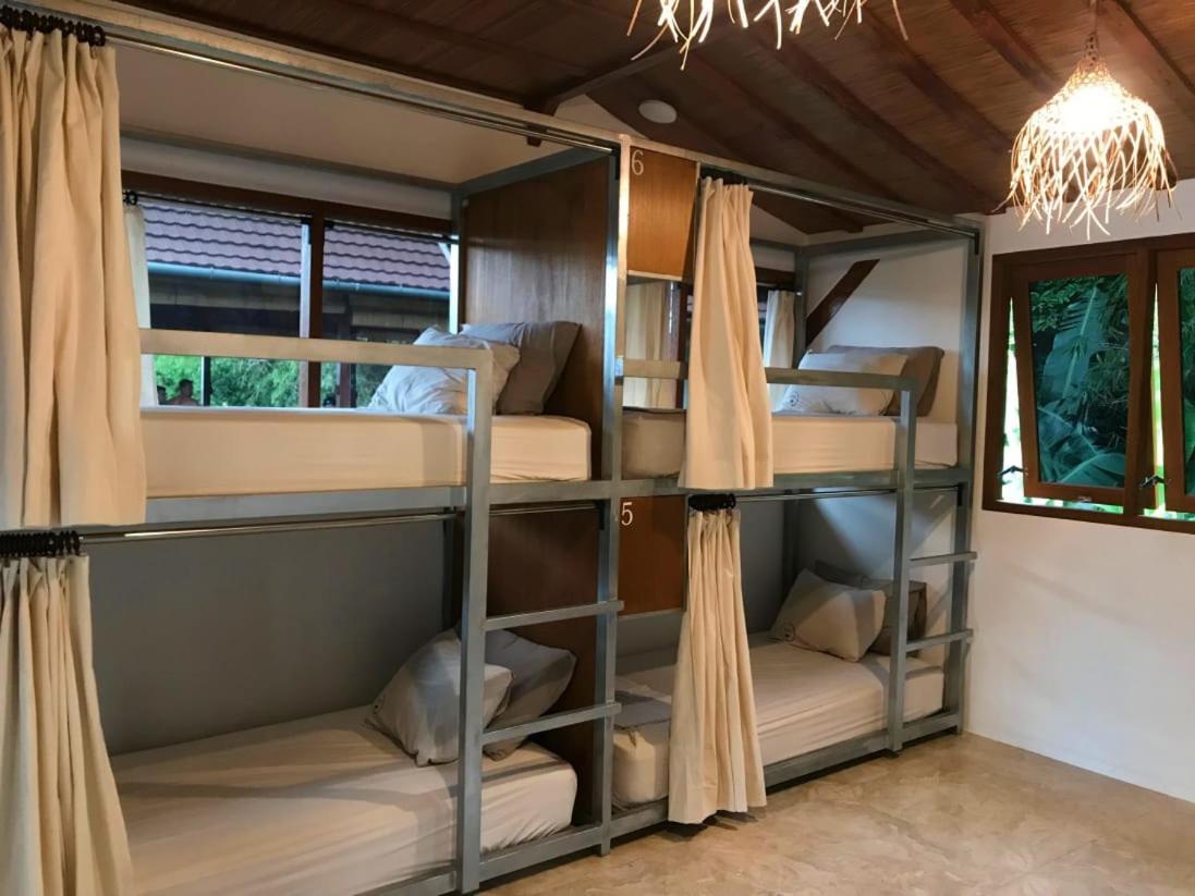 The Farm Hostel Canggu Buitenkant foto