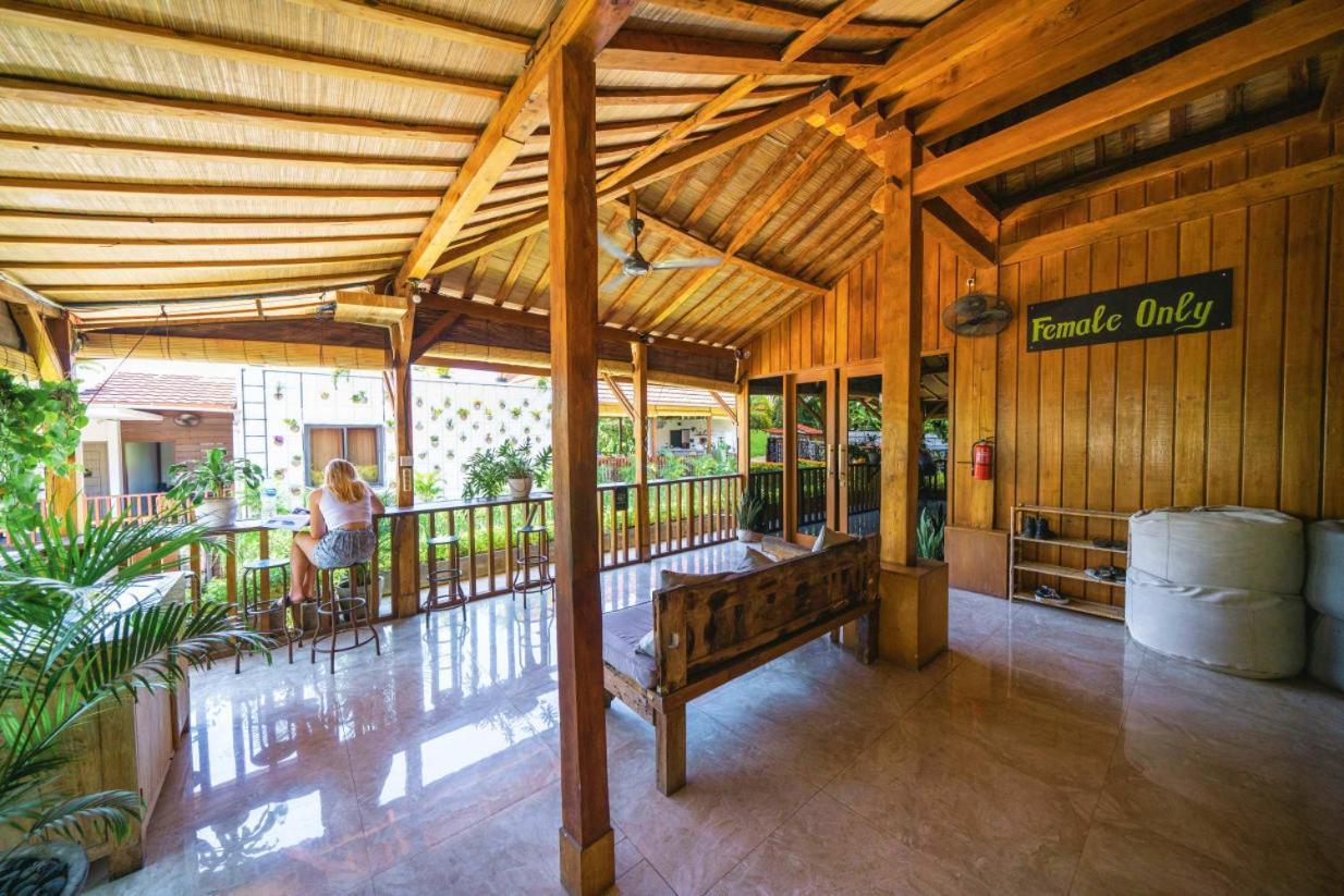 The Farm Hostel Canggu Buitenkant foto