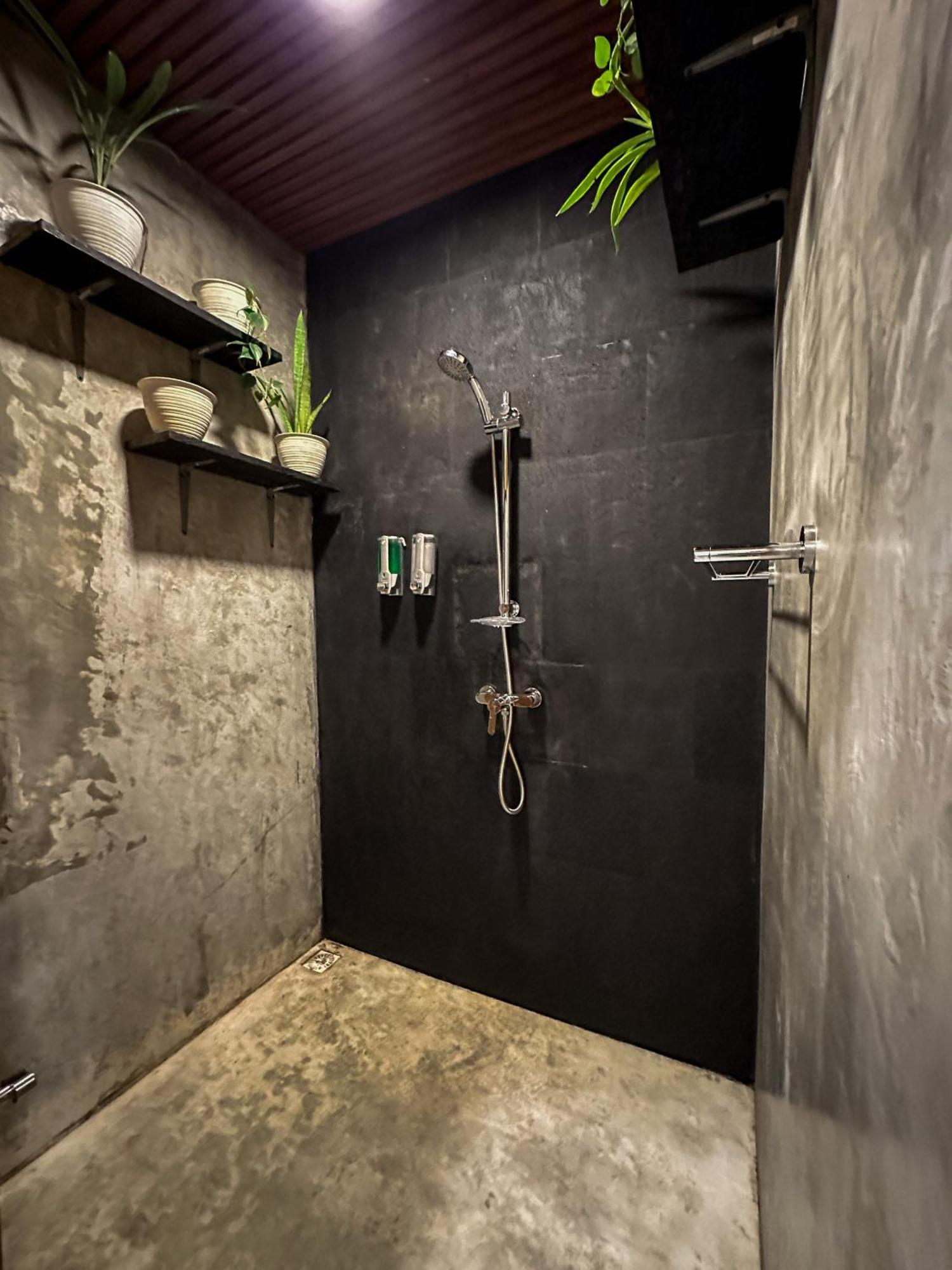 The Farm Hostel Canggu Buitenkant foto